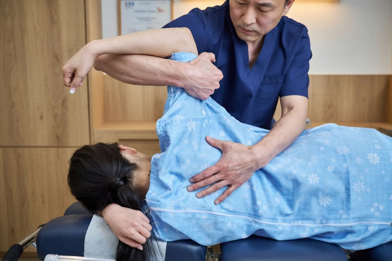 Wenn manuelle Therapie fehlt: Warum Apparate-Medizin das Haftungsrisiko erhöht